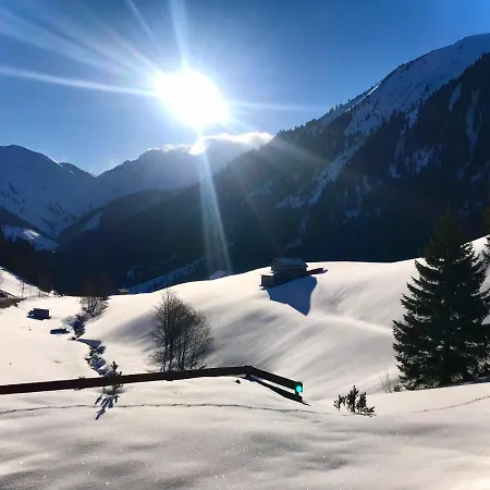 Mountain R *